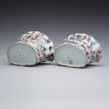 Two imari wall-vases, Qing dynasty, Kangxi (1662-1722).