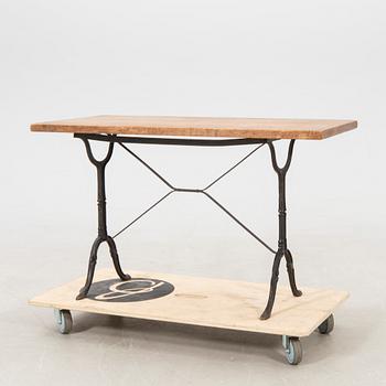 Table/garden table, 20th century.