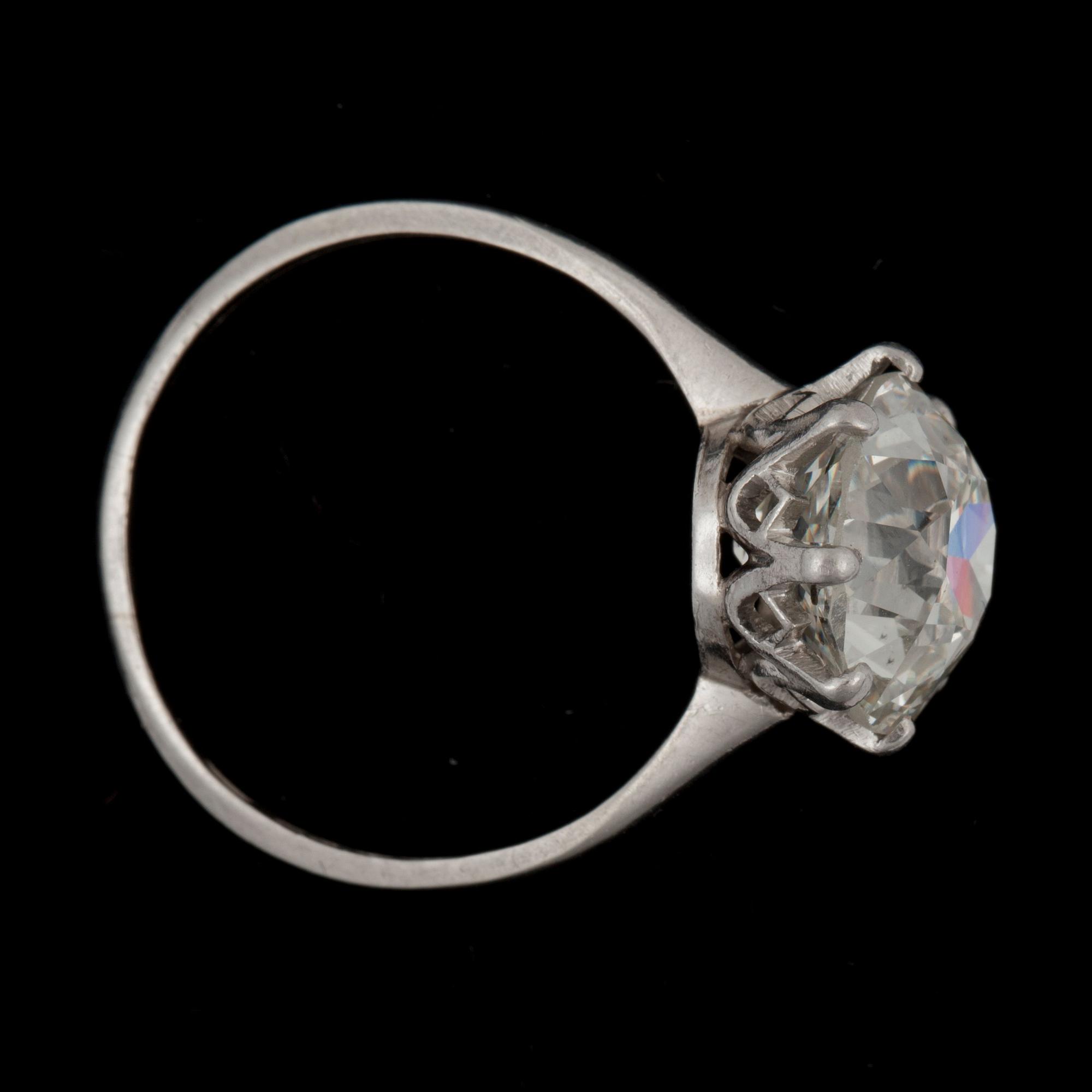 RING med gammalslipad diamant ca 5.25 ct. Kvalitet ca I-J/VS.