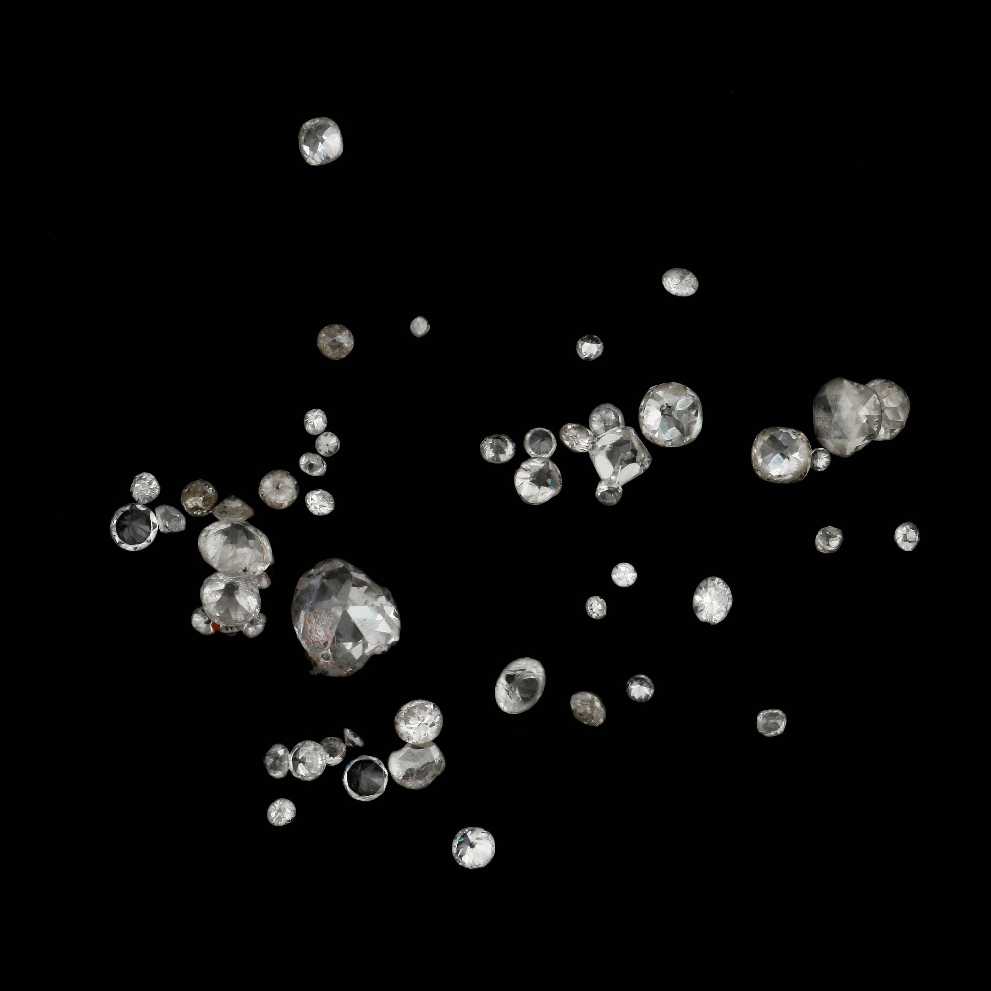 DIAMANTER, olika slipning, tot ca 4,70ct. Oinfattade.