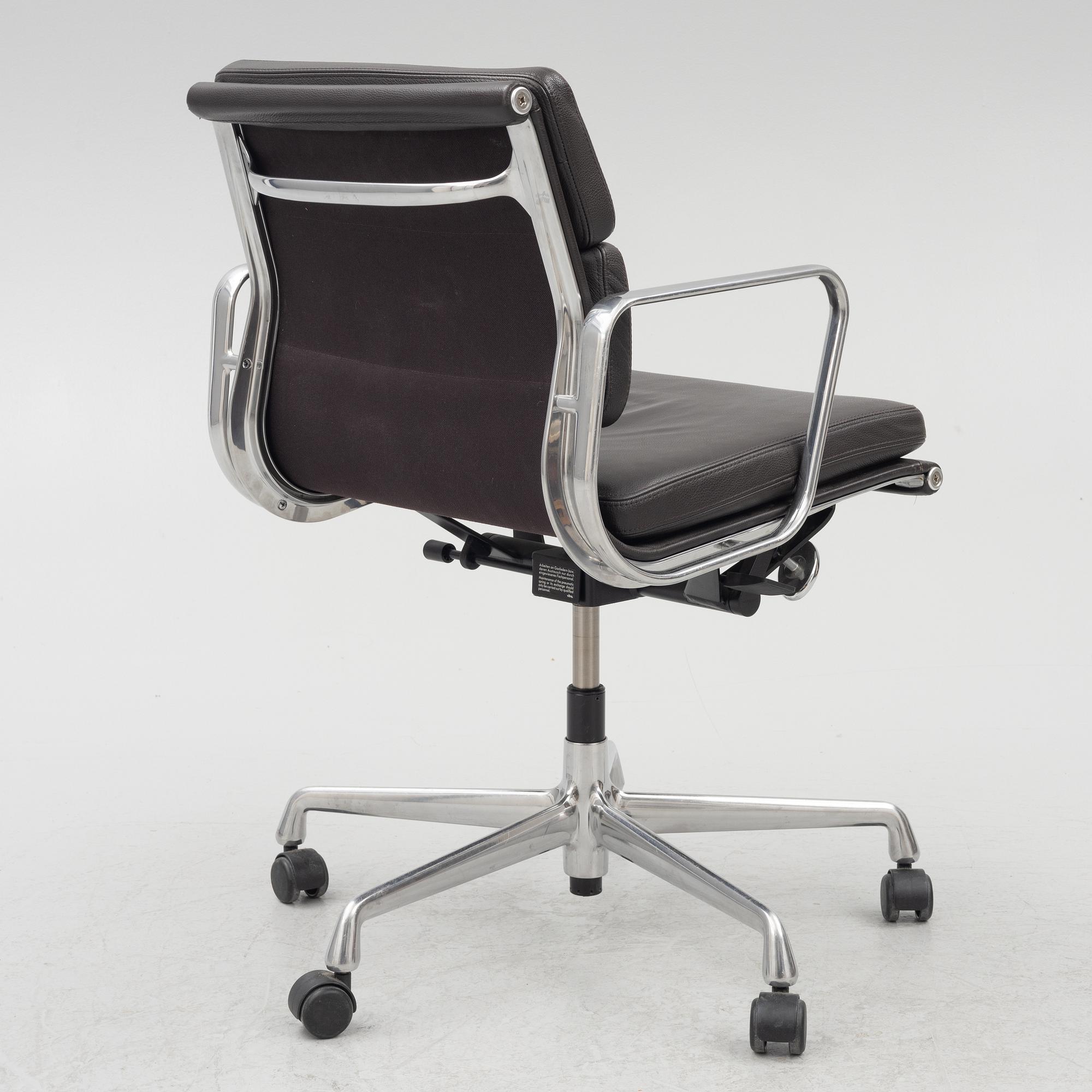Charles & Ray Eames, office chair, "Soft Pad Chair EA217", Vitra.