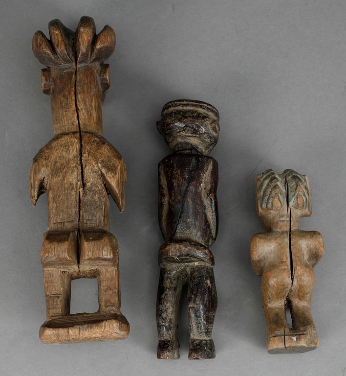FIGURER, trä, 3 st, Centralafrika, 1900-tal.
