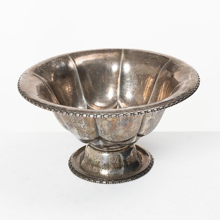 A. Michelsen, a silver bowl, Denmark, 1922.