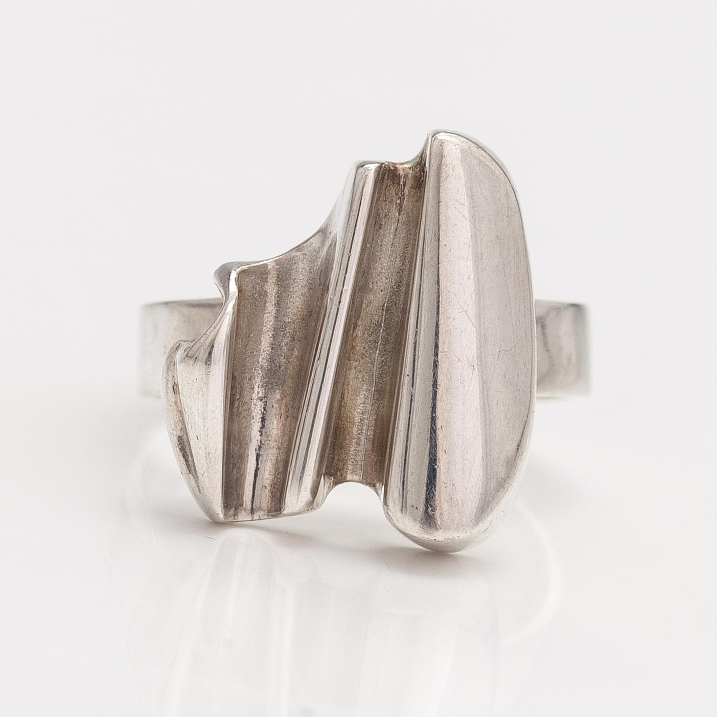 A sterling silver ring. Lapponia 1982.