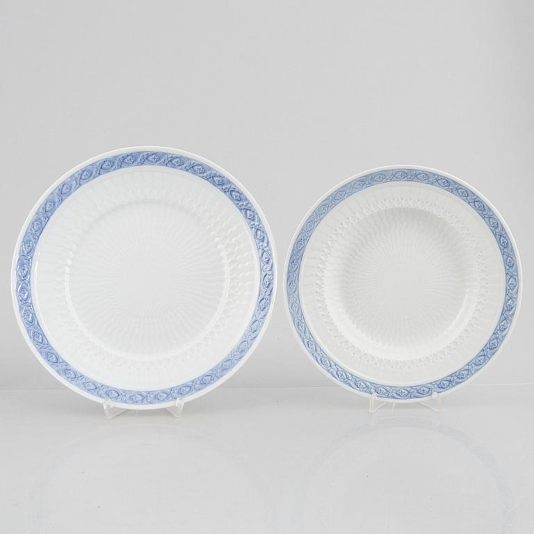 Royal Copenhagen, a 71-piece dinner and coffee service, 'Blå Vifte', Denmark.