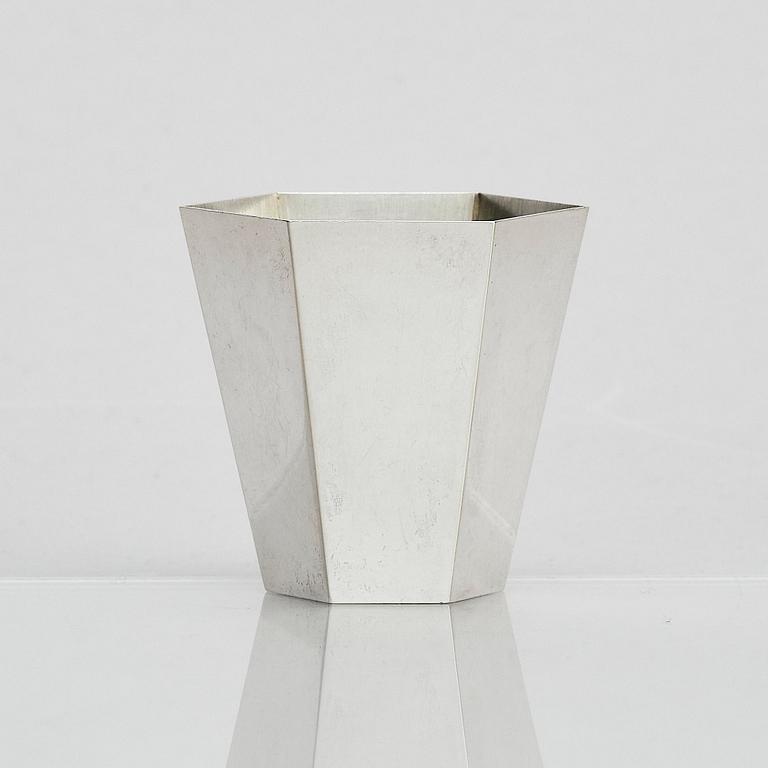 Wiwen Nilsson, snapsbägare, sterling silver, 12 st, Lund 1945-1946.