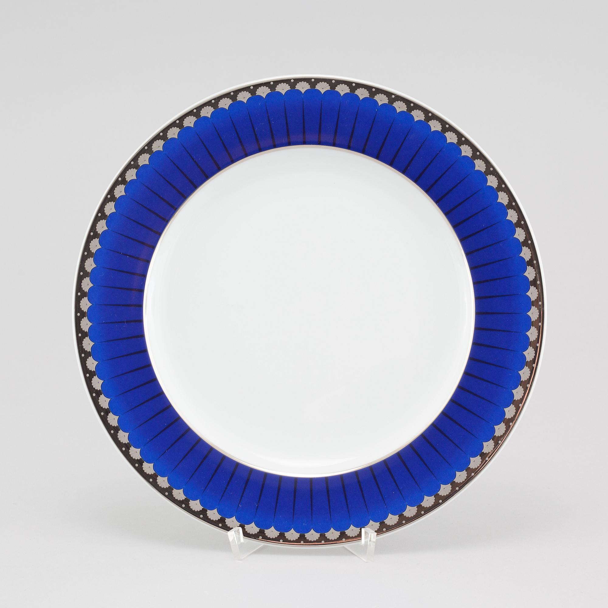 41 pieces of porcelain tableware, model "Christineholm" or "Marianne Royal Blue", 21th century.