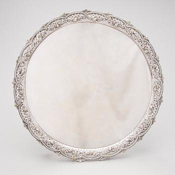 ENGLISH SILVER SALVER, London 1765.