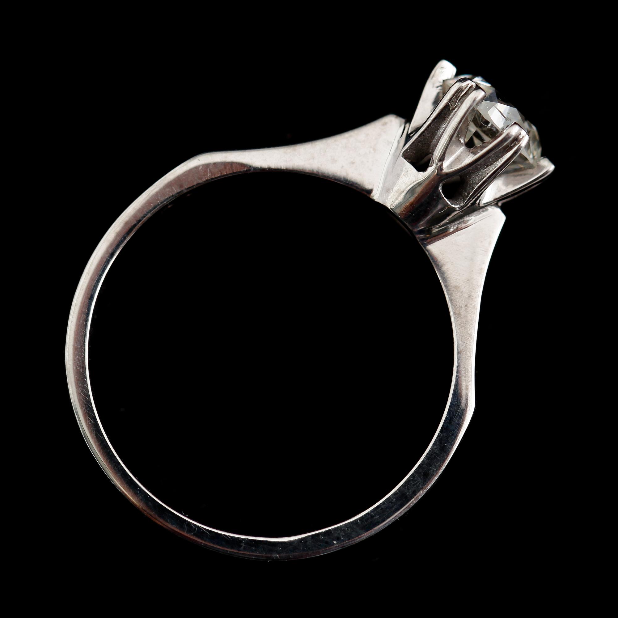 RING, 18 k vitguld, solitär briljantslipad diamant 1.00 ct.