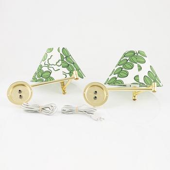 A pair of brass wall lights, later part of the 20th Century.
