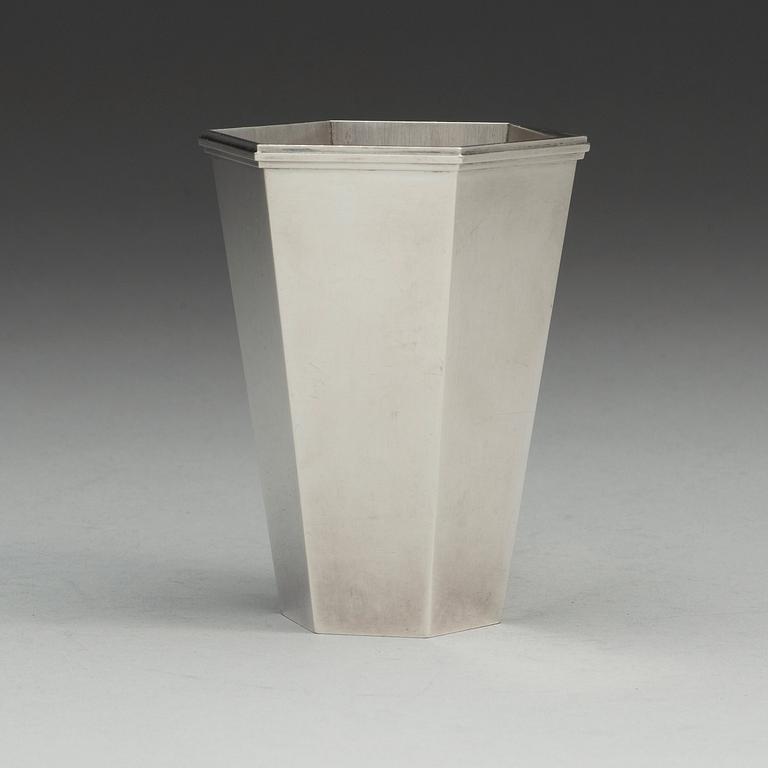 A Wiwen Nilsson sterling hexagonal vase, Lund 1961.