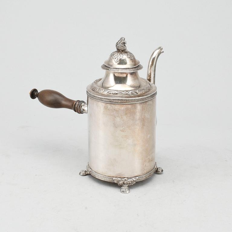 KAFFEKANNA, silver, empire, Lars Erik Wohlfart, Vänersborg, 1846. Total vikt ca 595g.