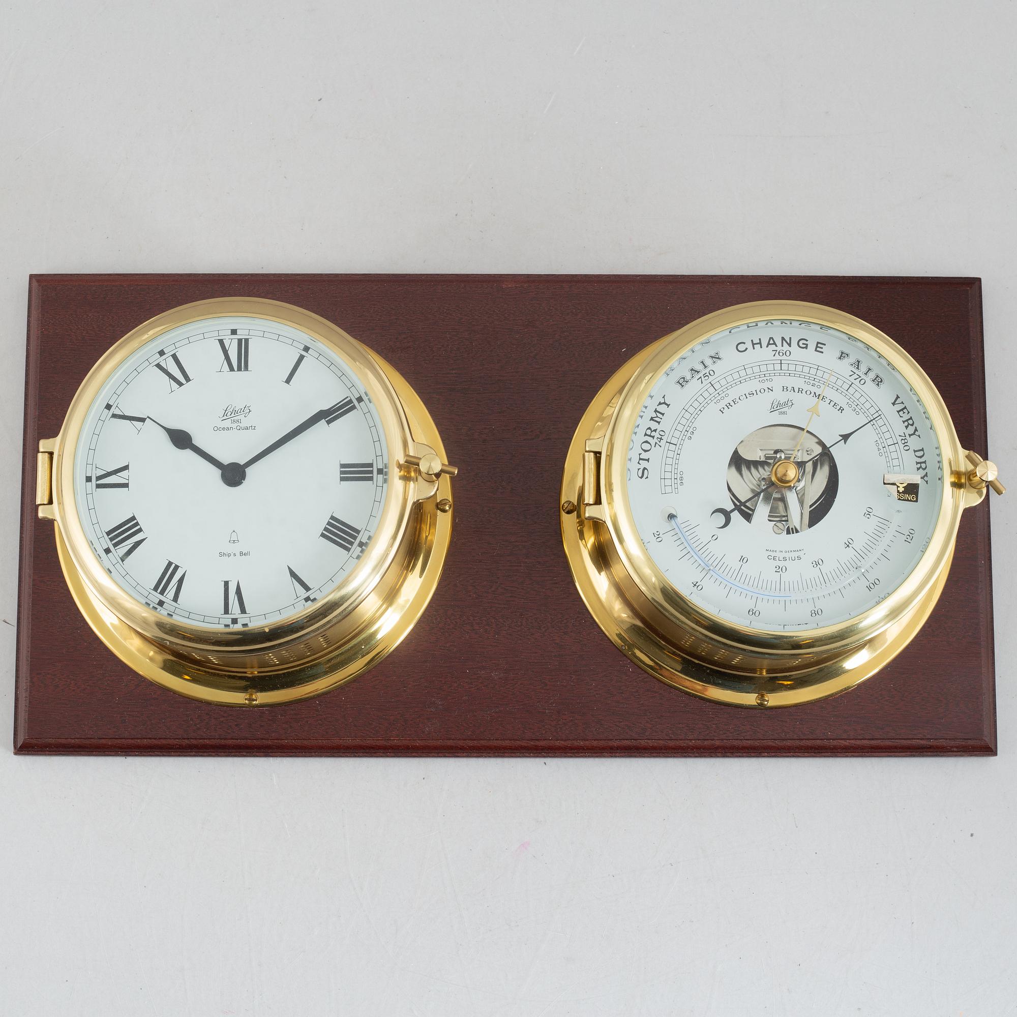 A barometer and a ship's clock, quartz, Shatz, second half of the 20th century.