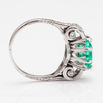 SORMUS, platinaa, smaragdi n. 1.90 ct ja timantteja n. 0.35 ct yht.