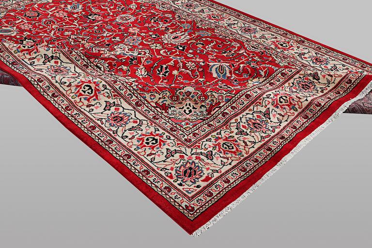 A carpet, Mahal, ca 372 x 248 cm.