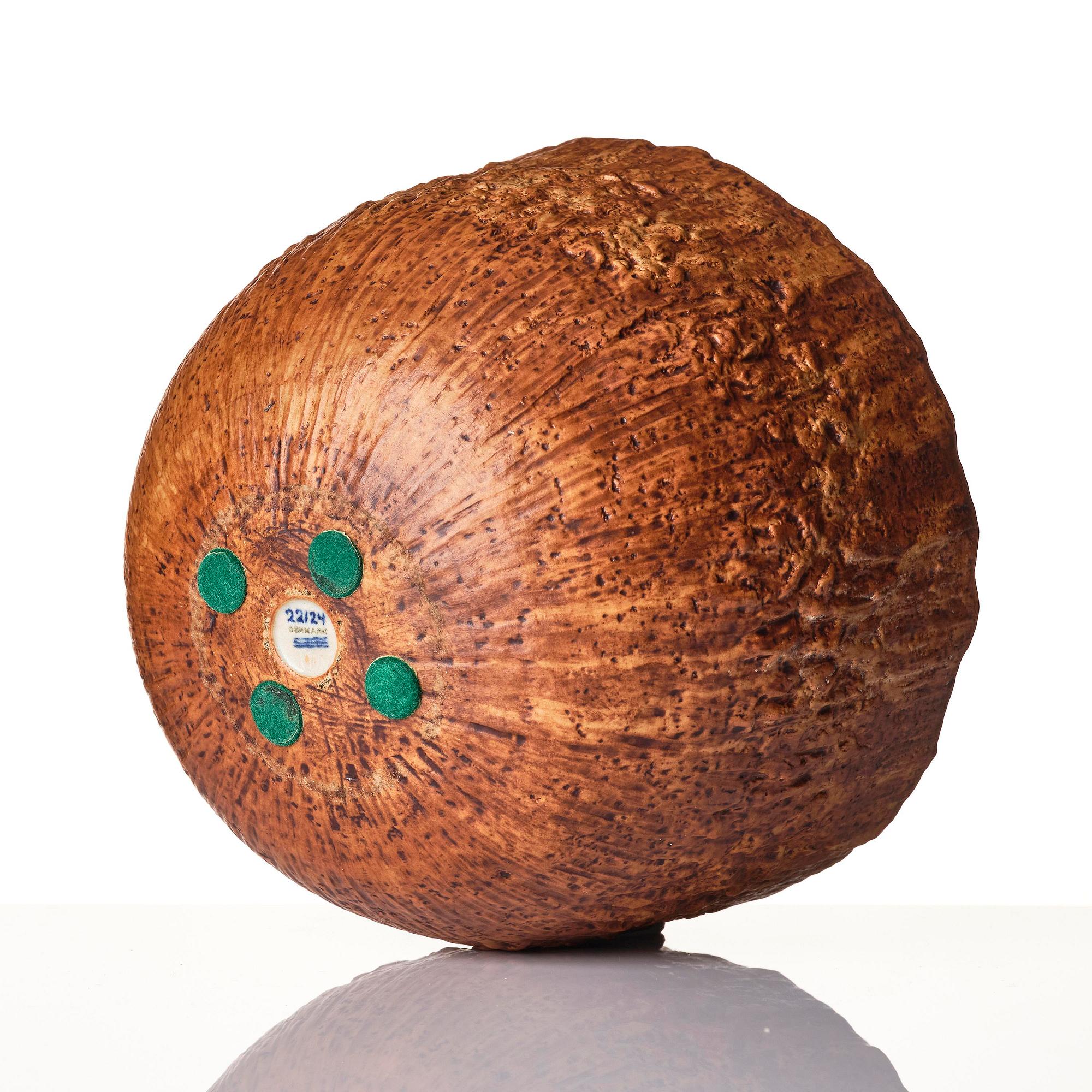 Melike Abasiyanik Kurtic, a stoneware bowl, Royal Copenhagen, Denmark 1960s.