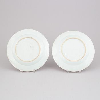 A pair of Chinese mandarin plates, Qing dynasty, Qianlong (1736-1795).