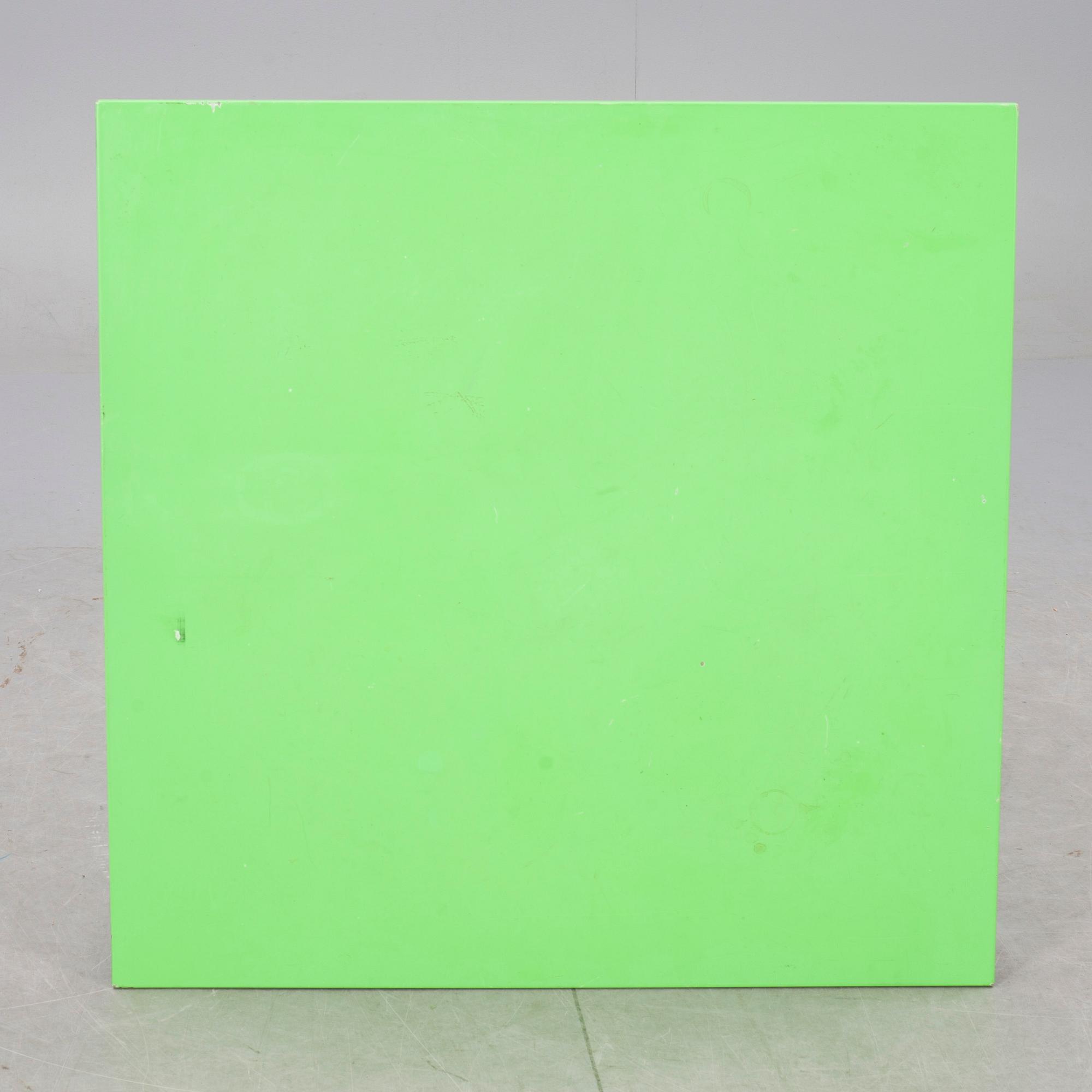 BORD, troligen Magistretti, Kartell, märkt.