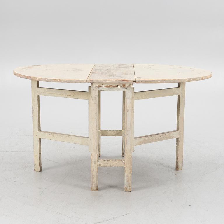 A Gustavian gate-leg table, circa 1800.