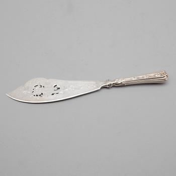 FISKSPADE, silver, Ryssland, 1900-talets första hälft. Vikt ca 143 gram.