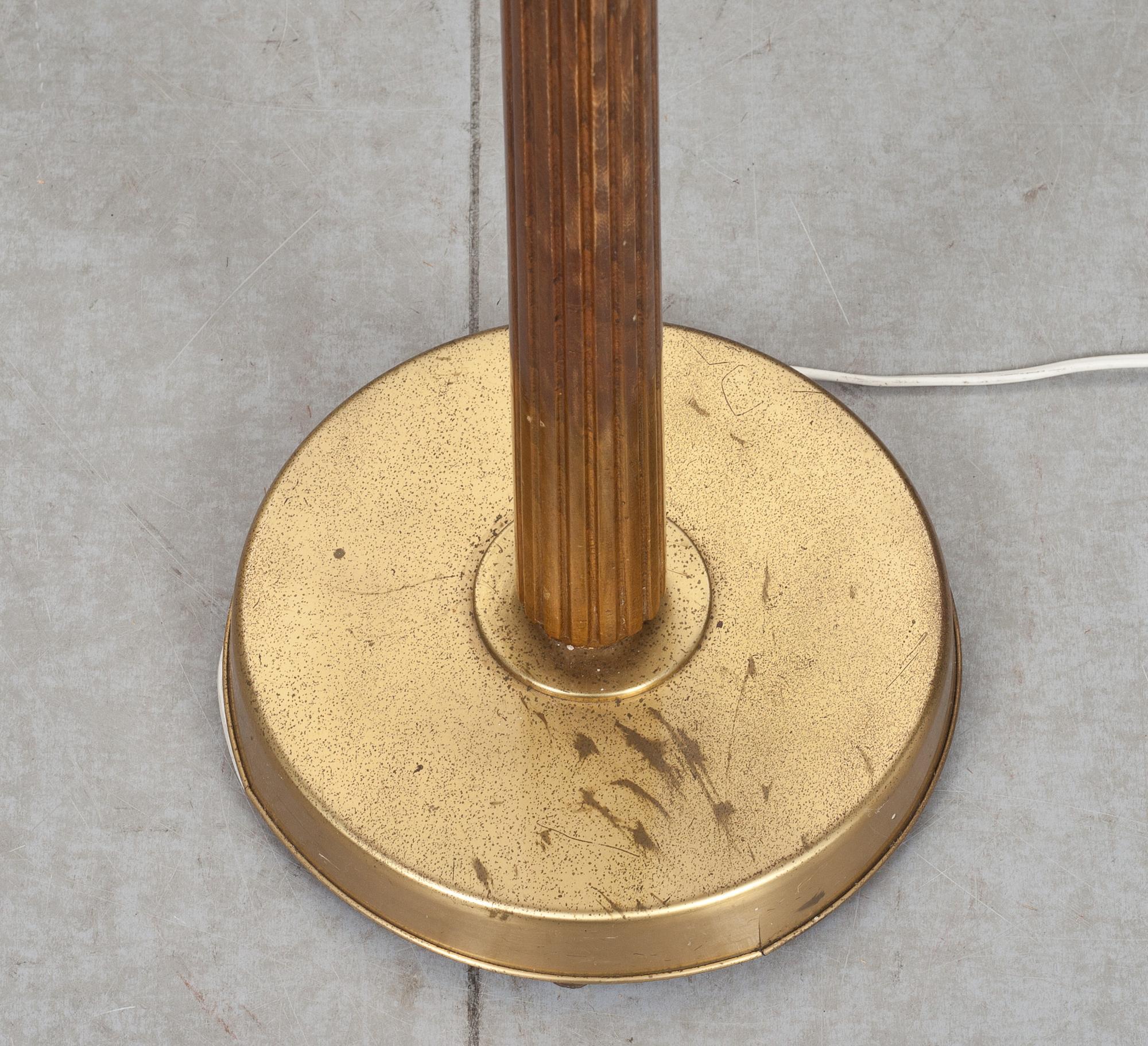 GOLVLAMPA, 1900-talets mitt.