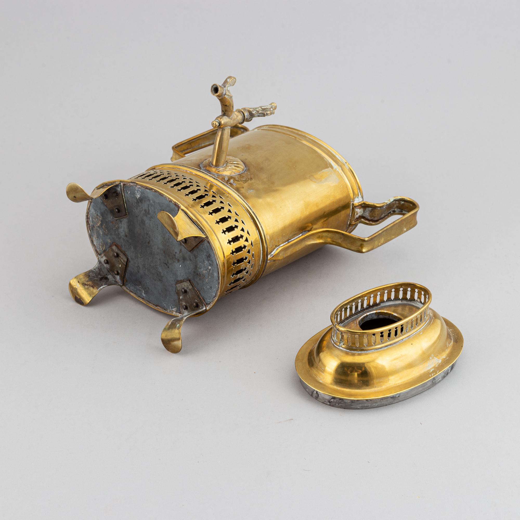 Samovar, mässing, omkring 1900.