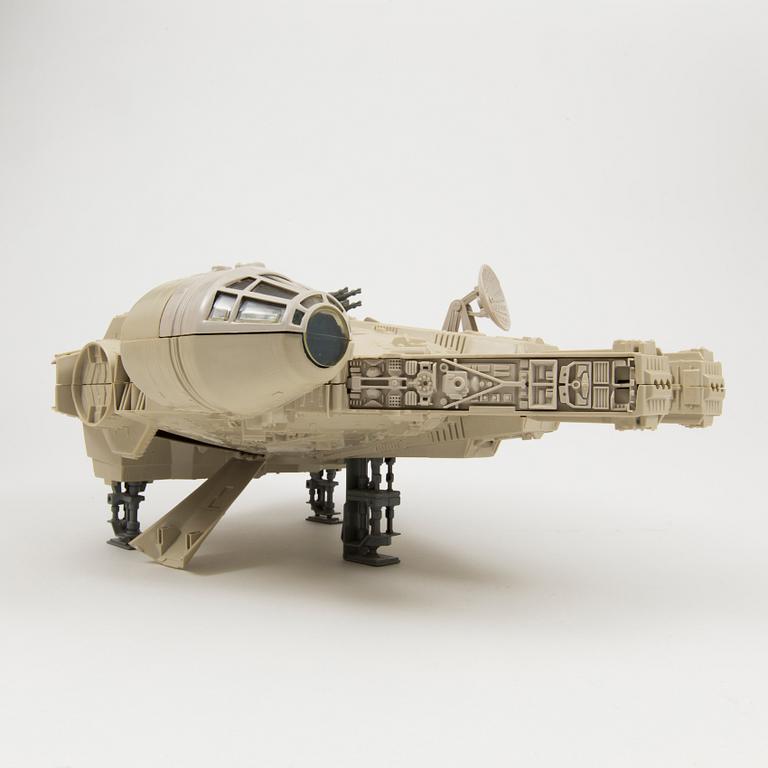 A vintage Star Wars Millennium Falcon Palitoy 1983.