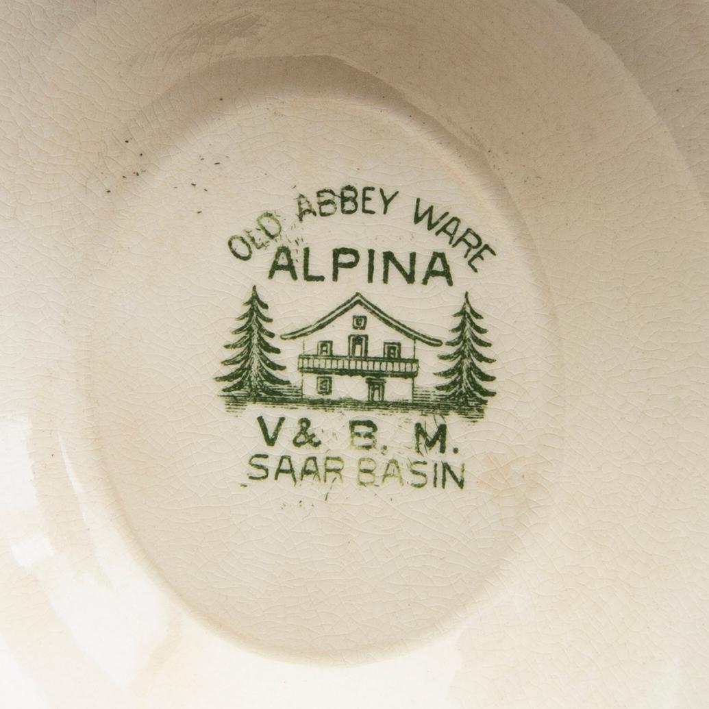 Service 44 dlr, "Old Abbey Ware Alpina" Villeroy & Boch Mettlach Saar Basin circa 1900 stoneware.