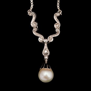 COLLIER, 18 k vitguld, med briljanter och odlad pärla. Tot vikt 9 g.
