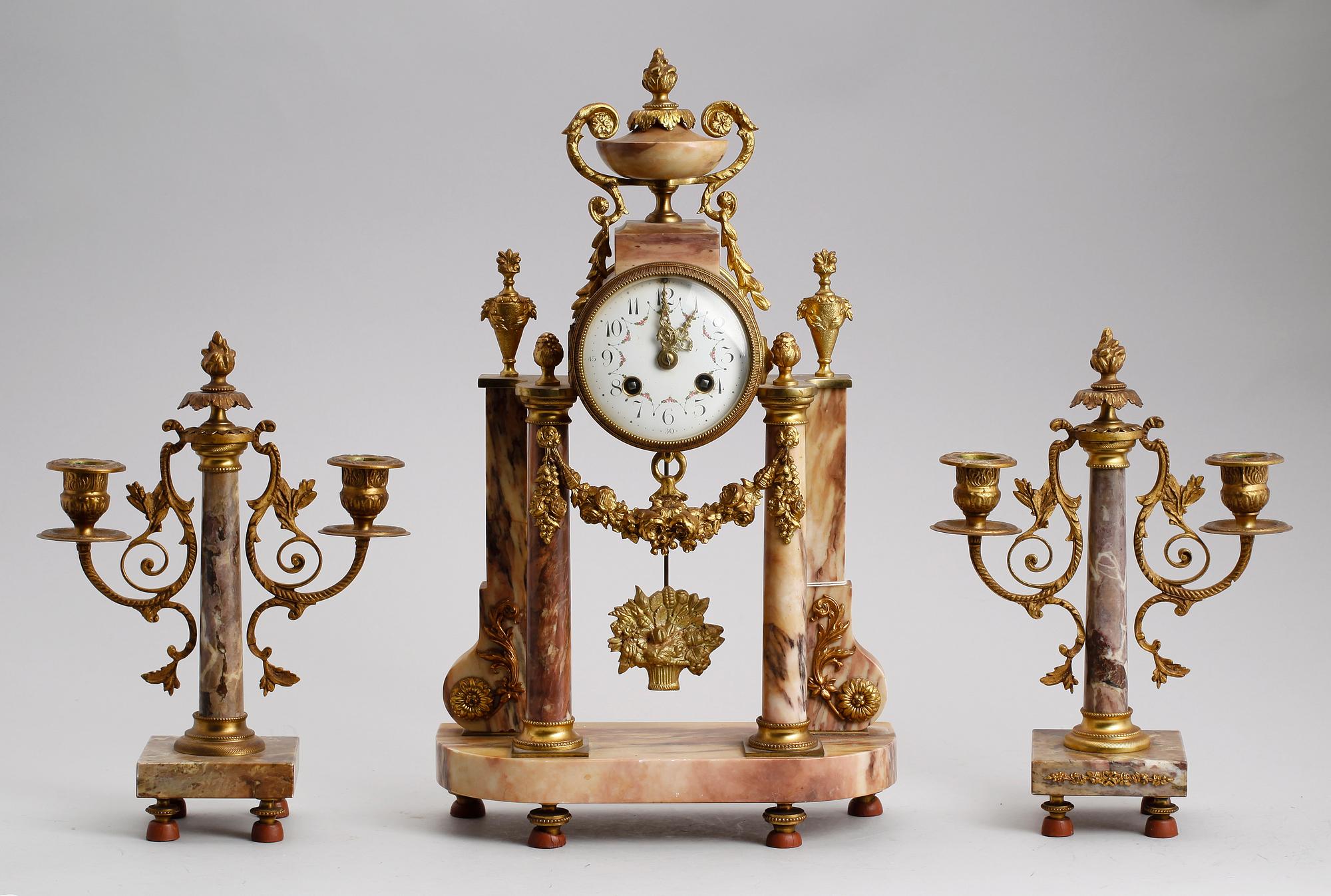 KLOCKGARNITYR, 3 delar, Louis XVI-stil, 1900-talets första hälft.