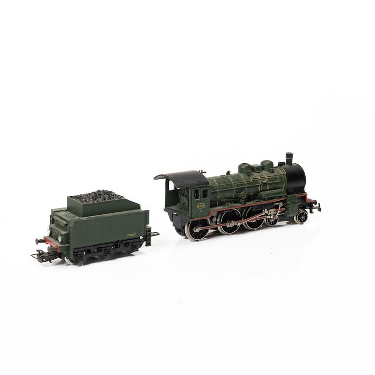 Märklin, locomotives, 7 pcs, railbus, 2 parts, as well as cars, 7 pcs, Germany.