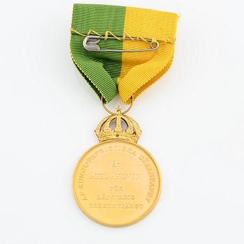 Medalj, guld, "För långvarig trogen tjänst", Kungl. Patriotiska Sällskapet, Gustaf VI Adolf, 1956.