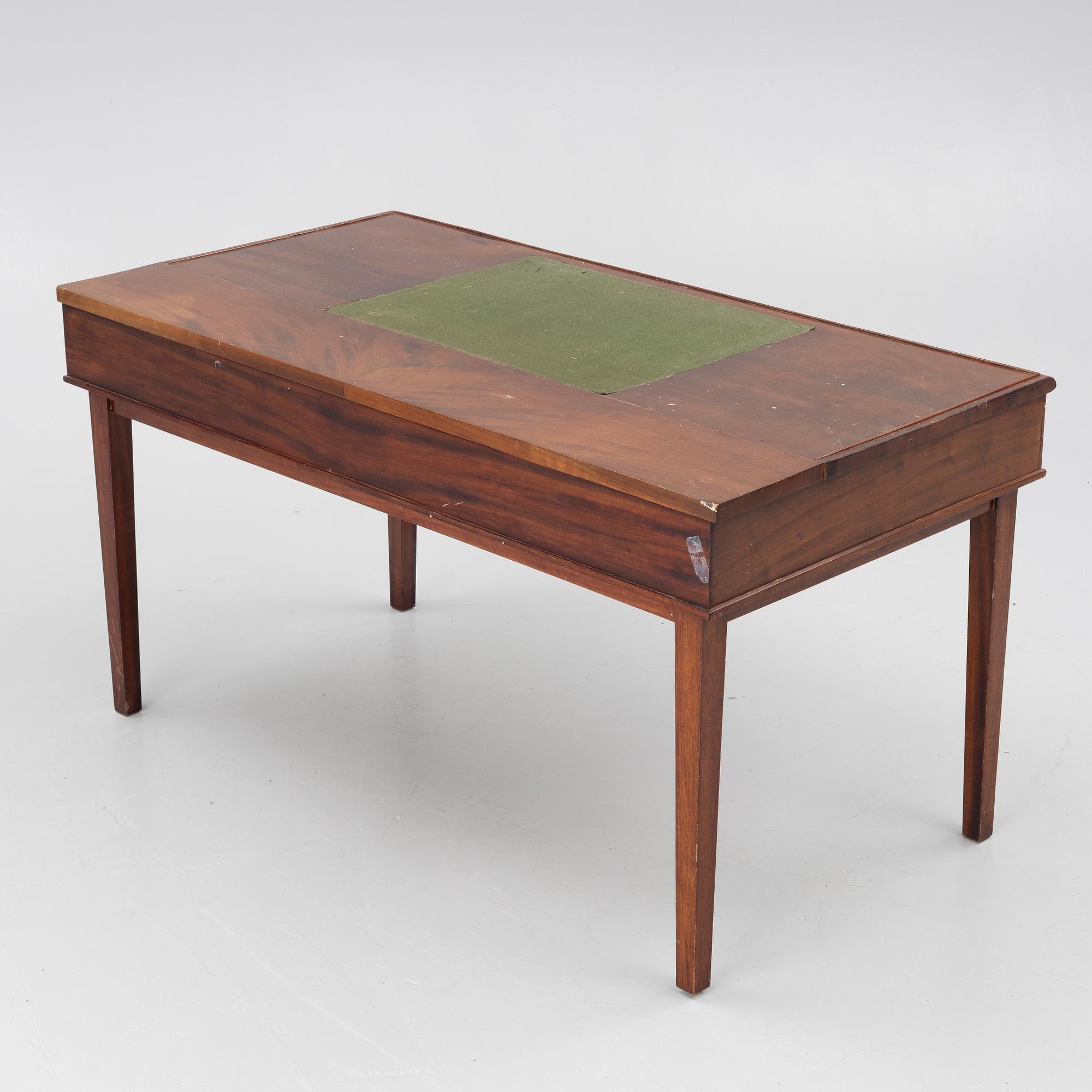 Skrivbord, troligen Danmark. 1900-talets första hälft.