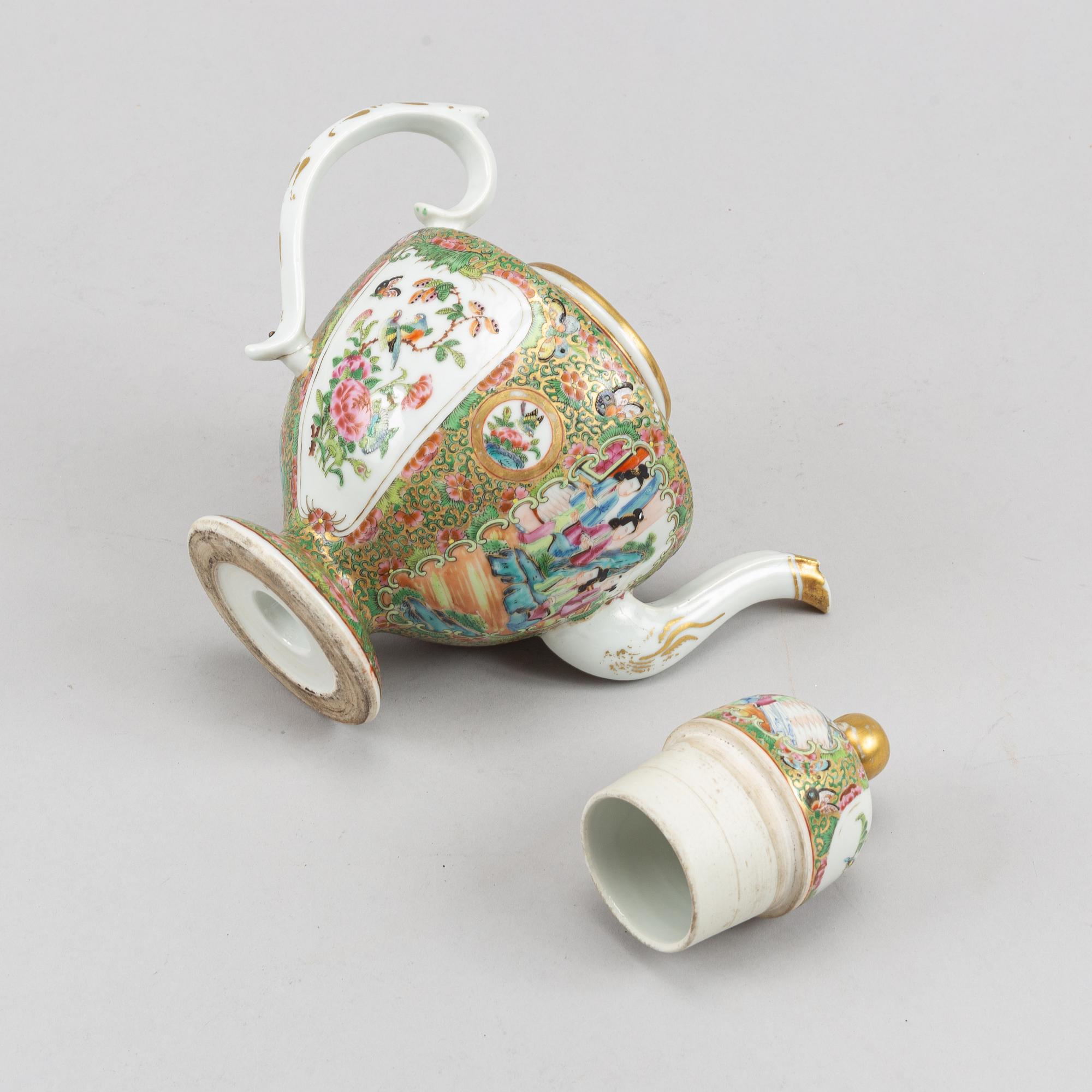 A famille rose Canton teapot with cover, Qing dynasty, late 19th century.