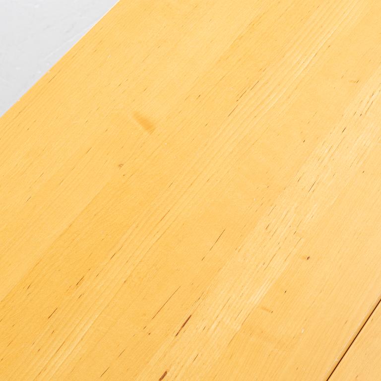Börge Lindau & Bo Lindekrantz, A 'Simsalabim' table, Blå Station, ca 2000.