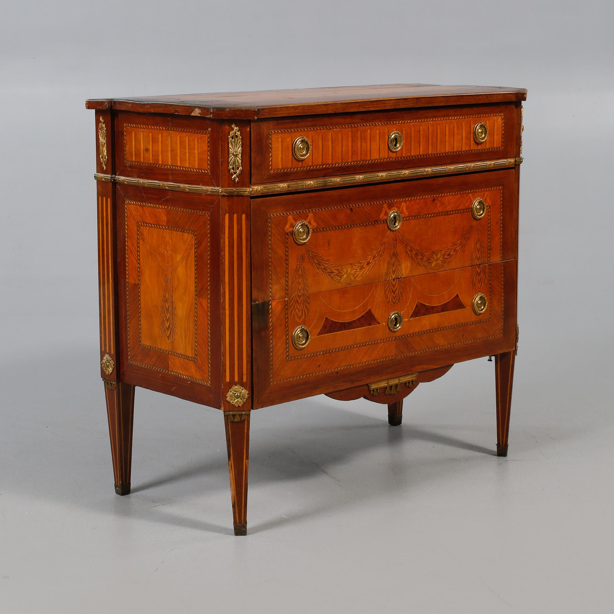 BYRÅ, gustaviansk stil, 1800-tal.