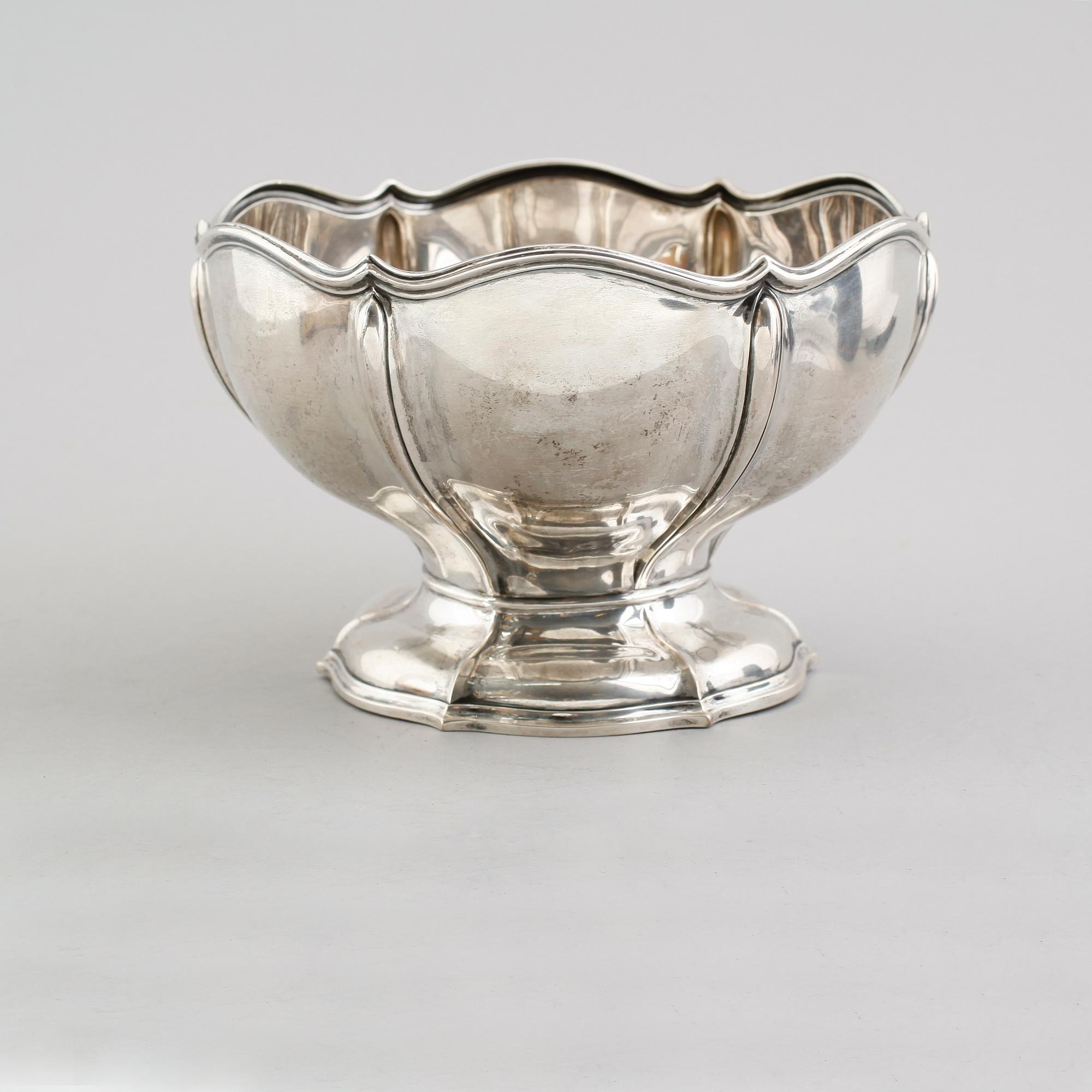 SKÅL, silver, svenska importstämplar, 1900-talets första hälft. Vikt ca 490 gram.