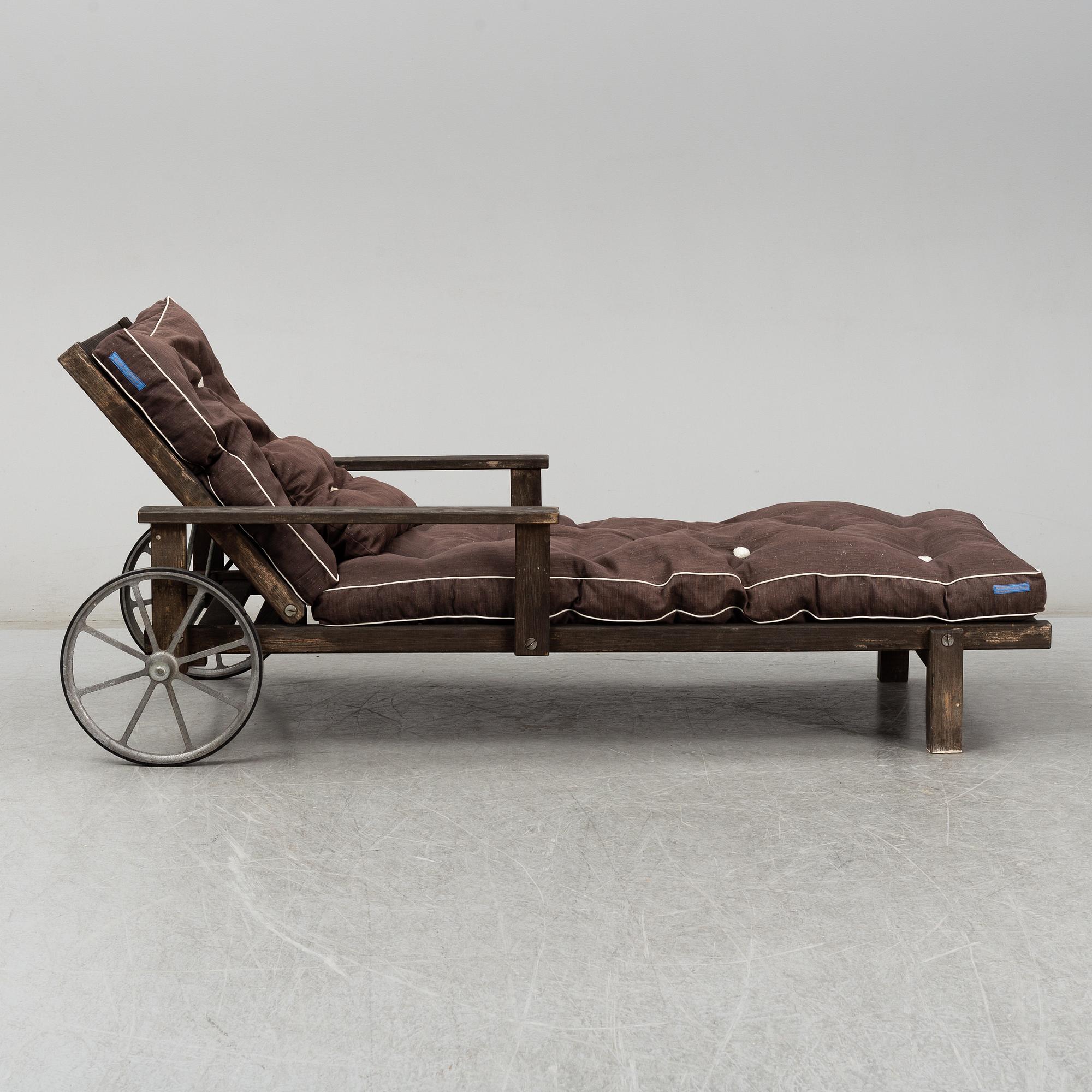 ELSA STACKELBERG, a pine deck chair from Fri Form, Edsbruk.