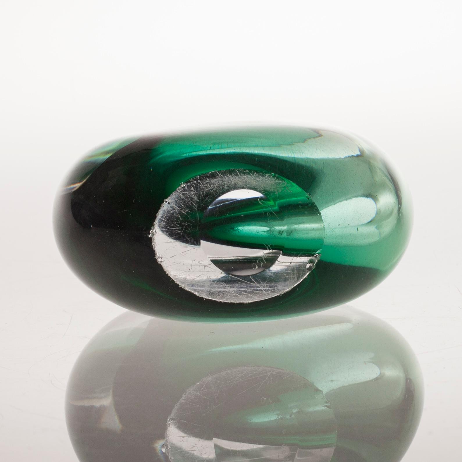 VAS, glas, Kosta, Vicke Lindstrand, signerad och numrerad.