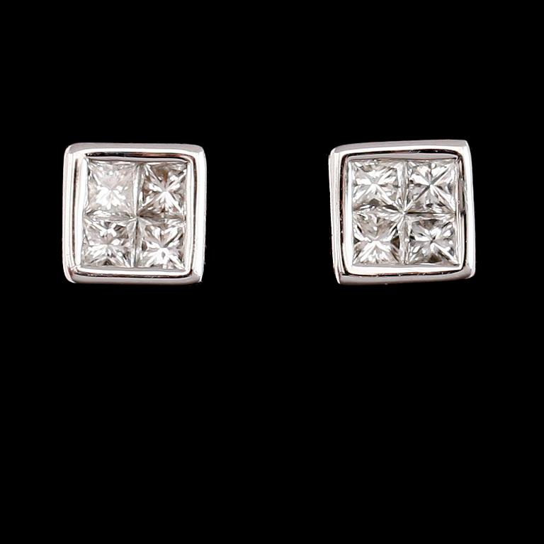 ÖRHÄNGEN, 1 par, 18 k guld, princesslipade diamanter tot 0.40 ct.
