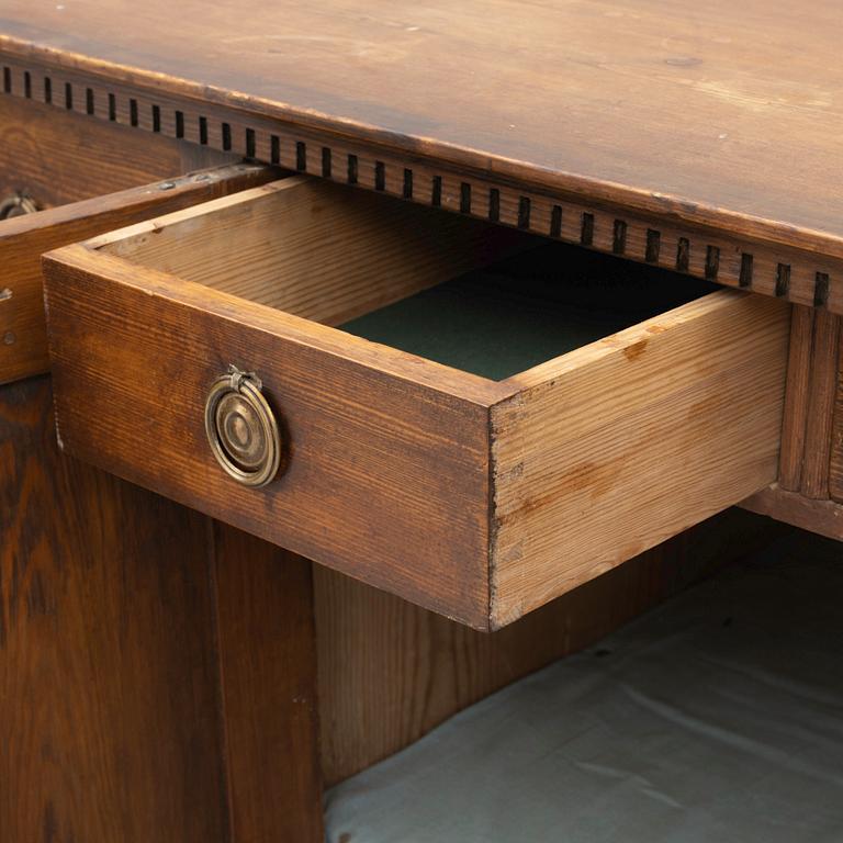 A Gustavian pine cupboard, late 18th century.