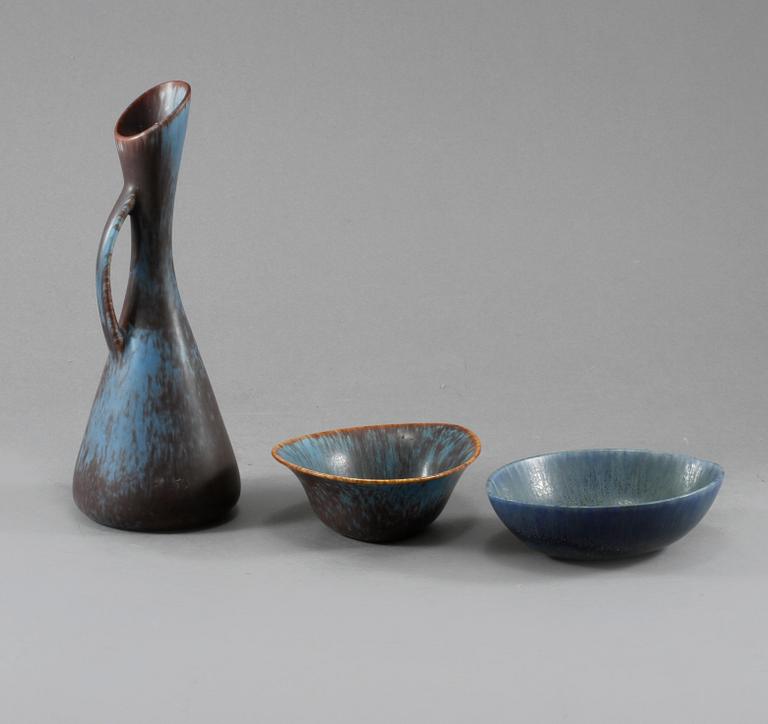 SKÅLAR, 2 st, SAMT VAS, stengods, Gunnar Nylund samt Carl-Harry Stålhane, 1900-talets andra hälft.