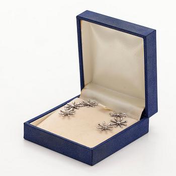 Kalevala Koru, a pair of 18K gold 'Polaris' earrings with brilliant-cut diamonds, Kirsti Doukas.