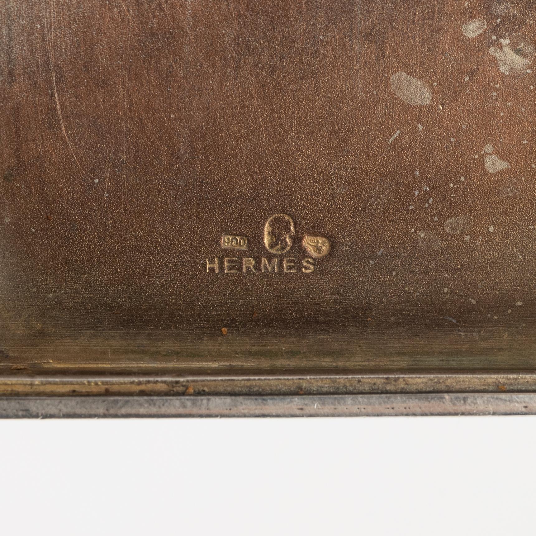 Cigarettetuier, 3 st låghaltigt silver och emalj. 1900-tal.