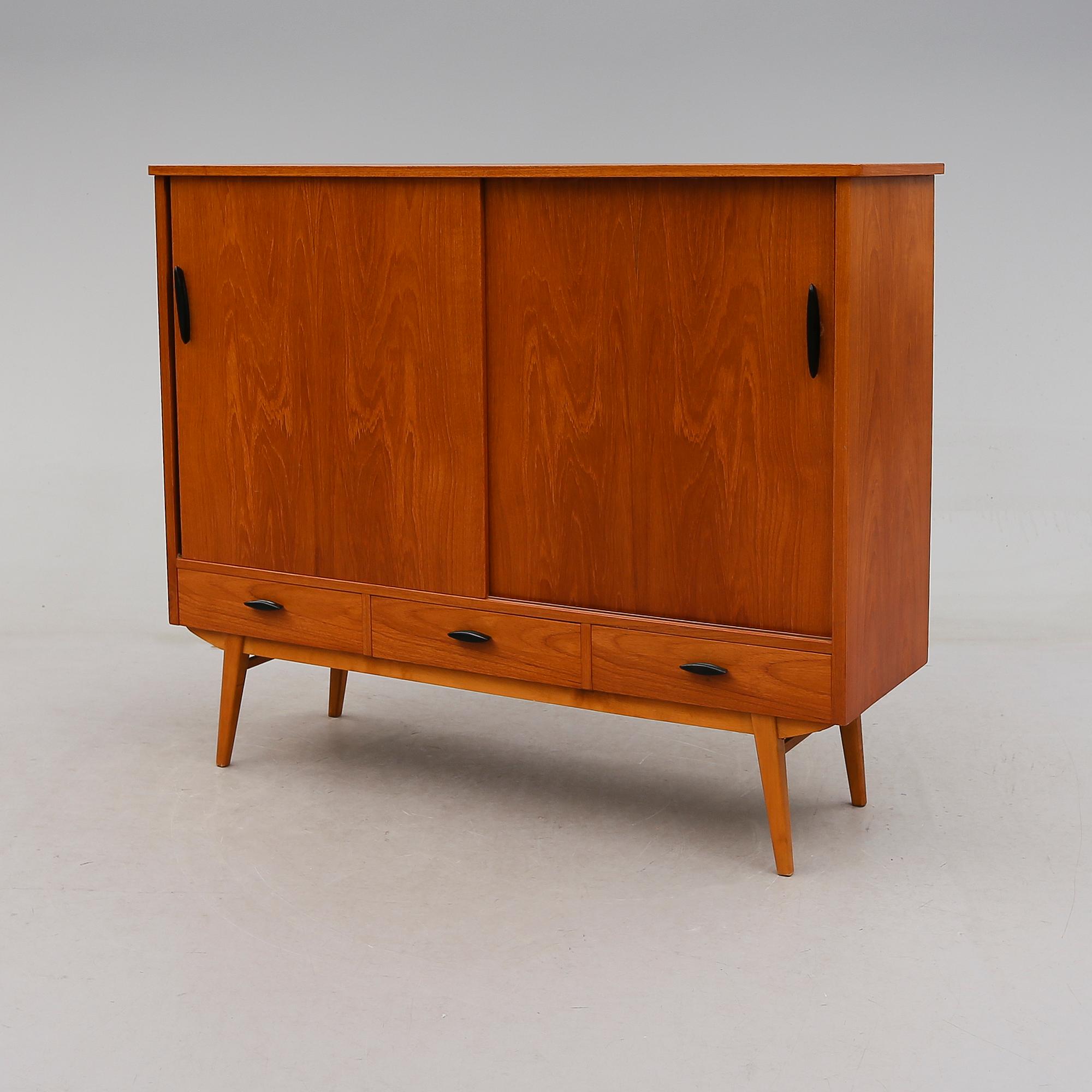 SIDEBOARD, 1900-talets andra hälft.