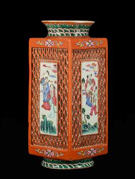 LYKTA, porslin, Kina, 1900-talets början.