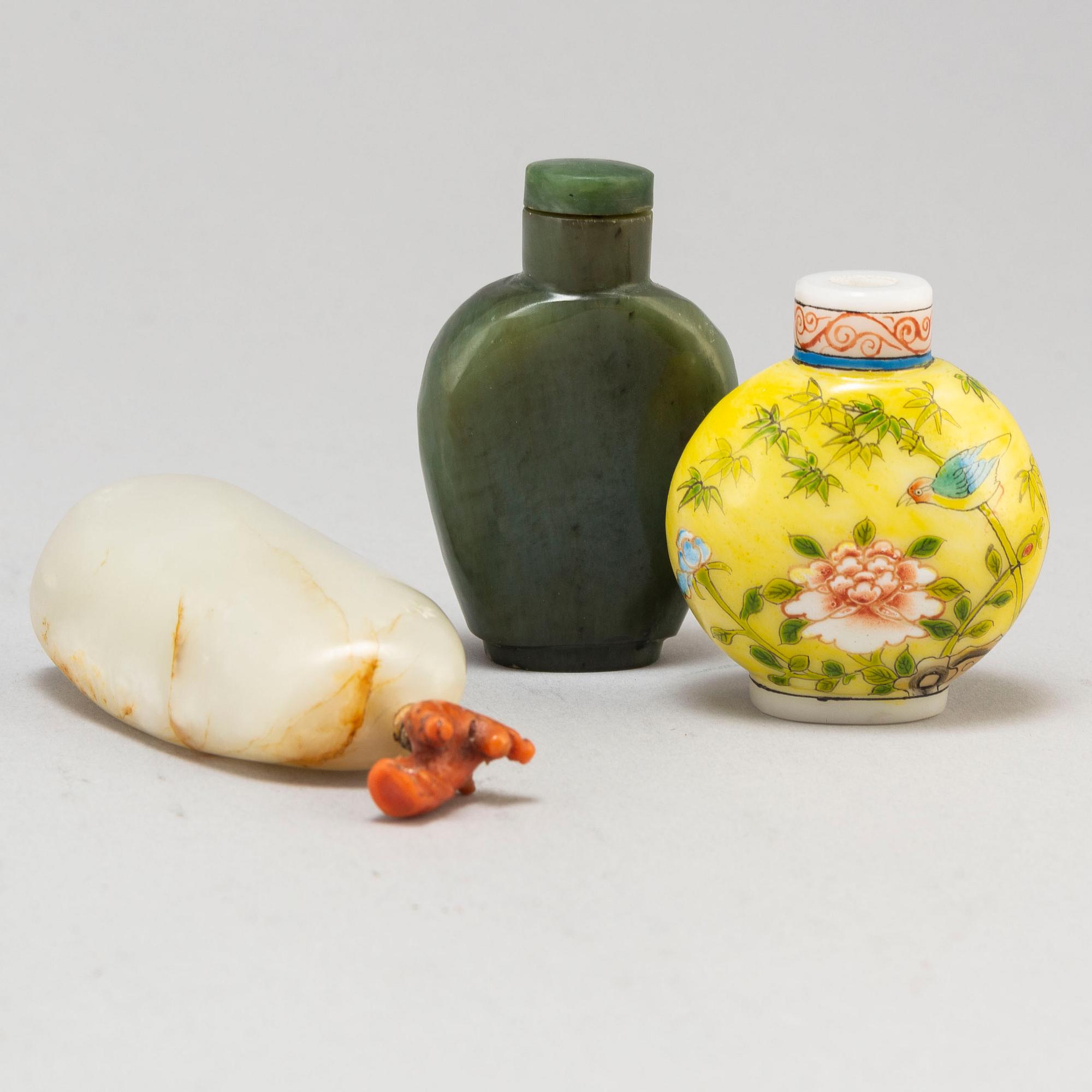 Three Chinese snuff bottles, 20th century.