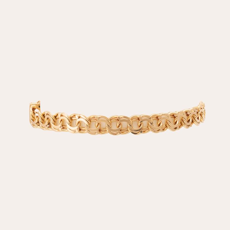 An 18K gold Bismarck link bracelet.