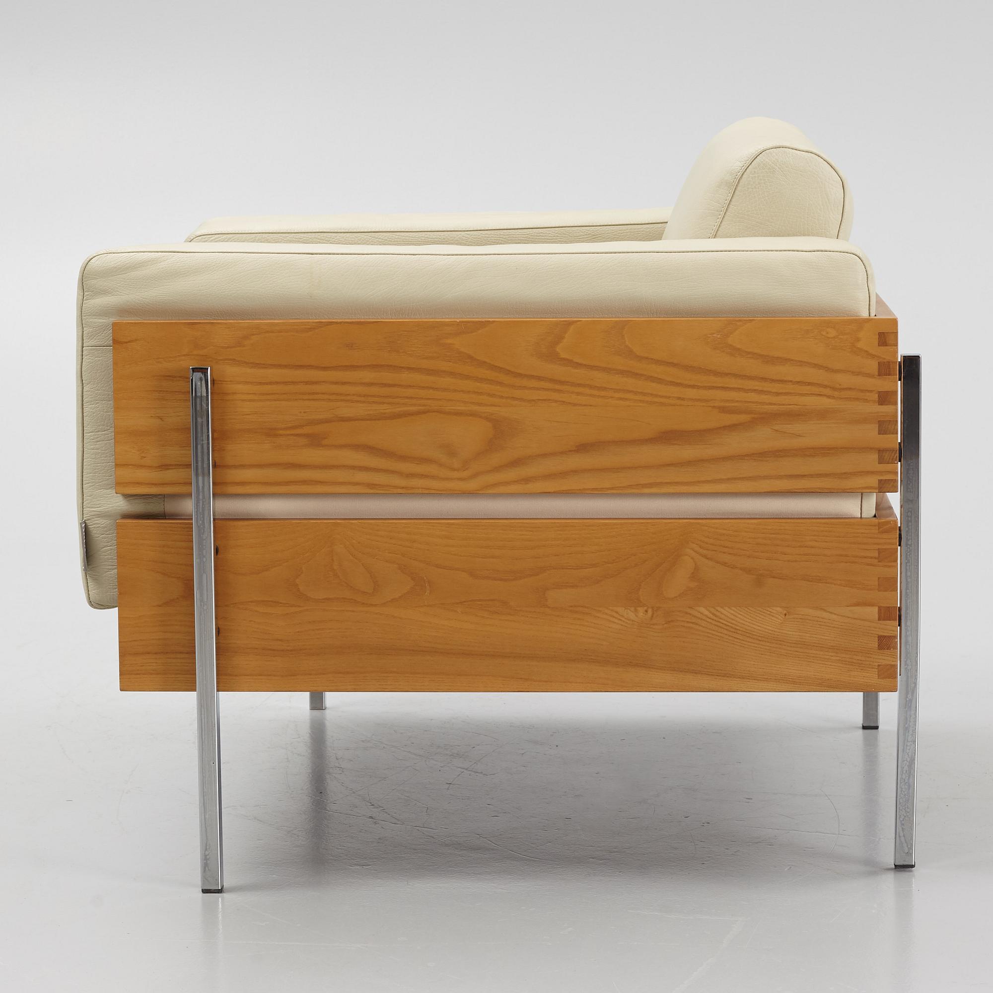 Robin Day, a sofa and armchair, 'Forum', Habitat.