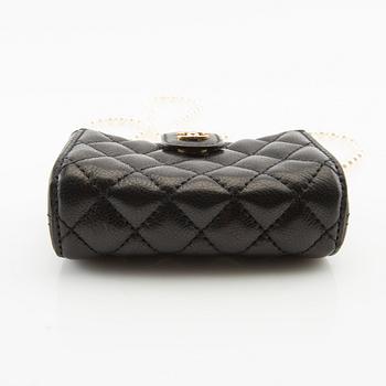 Chanel,.